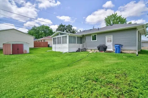 1129 Maxine Avenue Waterloo IA 50701