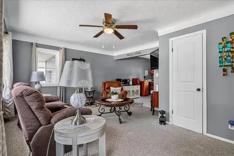 1129 Maxine Avenue Waterloo IA 50701