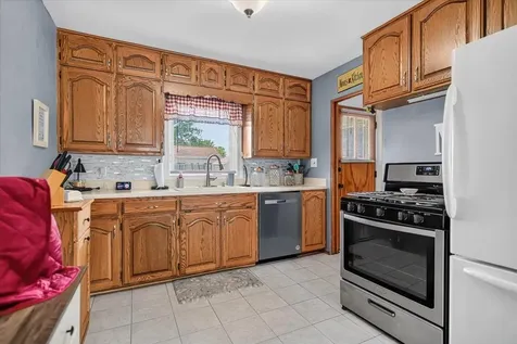 1129 Maxine Avenue Waterloo IA 50701