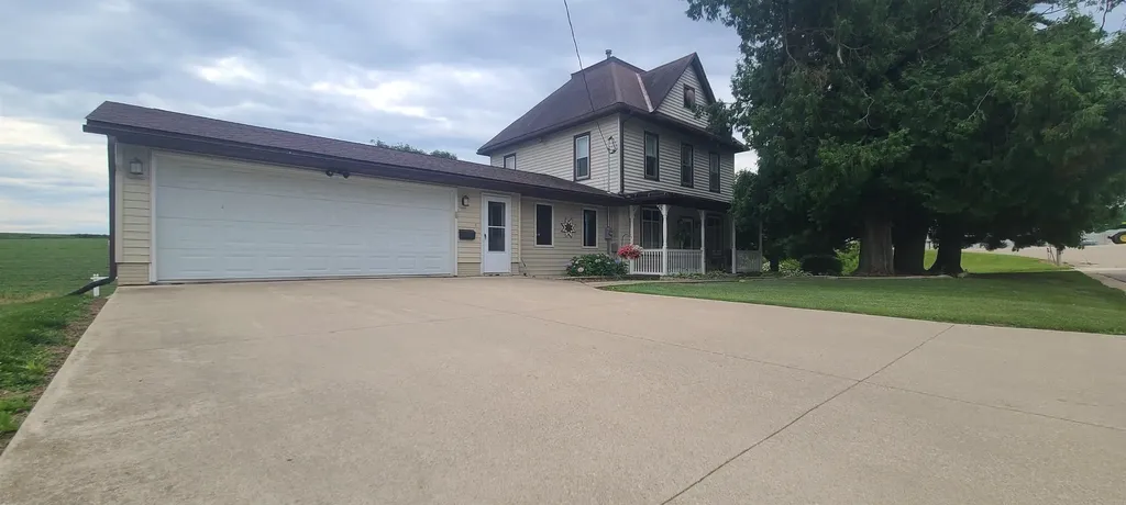 713 S Water Street Monona IA 52159