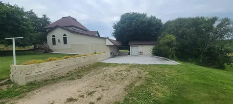713 S Water Street Monona IA 52159