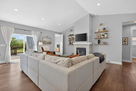 2124 Donald Drive Cedar Falls IA 50613