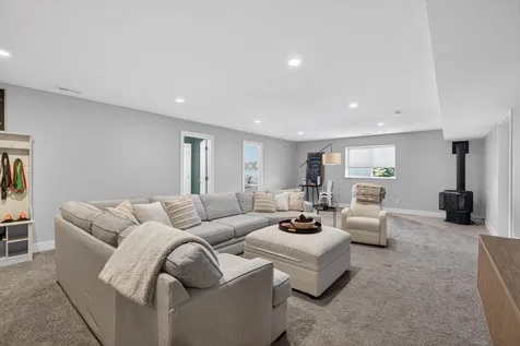 2124 Donald Drive Cedar Falls IA 50613