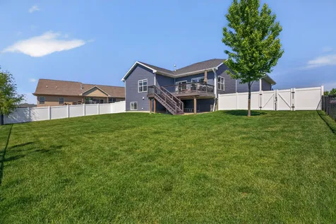 2124 Donald Drive Cedar Falls IA 50613