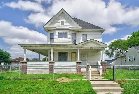 803 Randolph Street Waterloo IA 50702