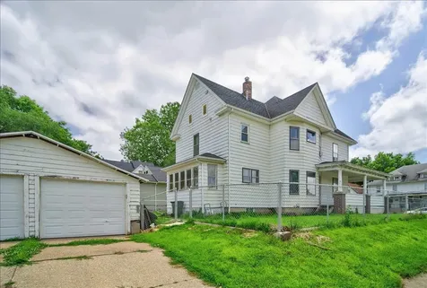 803 Randolph Street Waterloo IA 50702