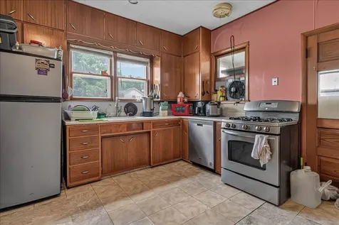803 Randolph Street Waterloo IA 50702