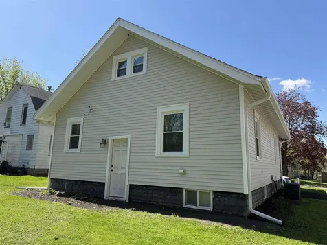 921 Leavitt Street Waterloo IA 50702