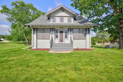206 S Hackett Road Waterloo IA 50701
