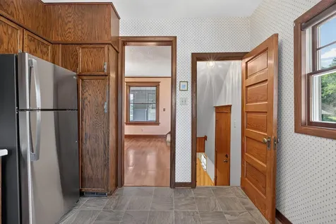 206 S Hackett Road Waterloo IA 50701