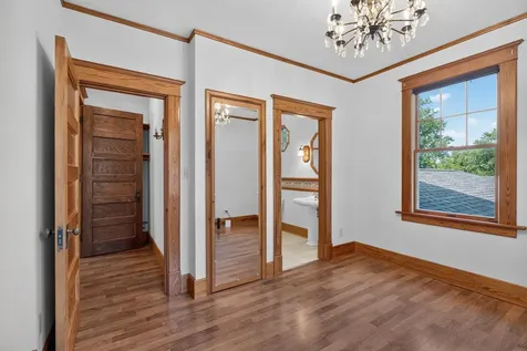 206 S Hackett Road Waterloo IA 50701