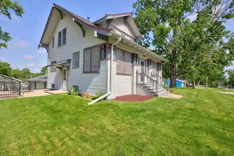 206 S Hackett Road Waterloo IA 50701