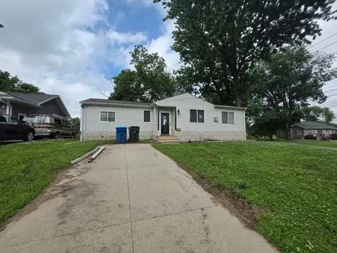 1661 Newell Waterloo IA 50703