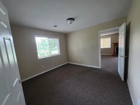 1661 Newell Waterloo IA 50703