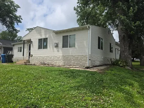 1661 Newell Waterloo IA 50703
