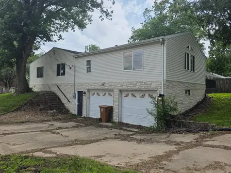 1661 Newell Waterloo IA 50703