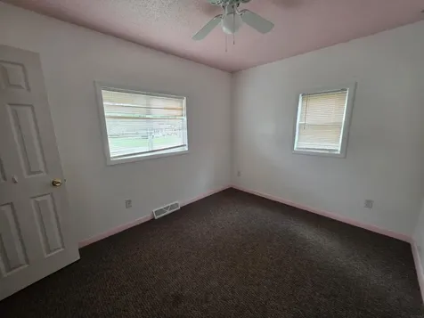 1661 Newell Waterloo IA 50703