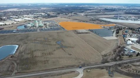 2225 E Shaulis Road Waterloo IA 50701