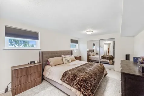 2304 NW 3rd Avenue Waverly IA 50677
