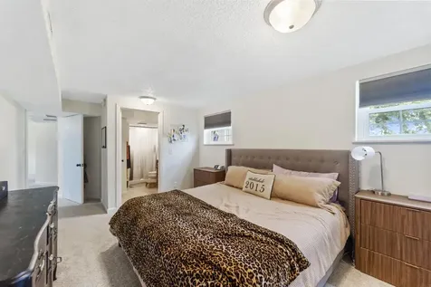 2304 NW 3rd Avenue Waverly IA 50677