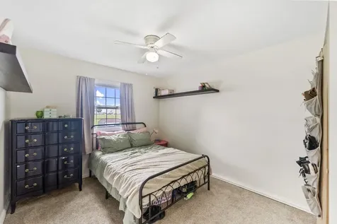 2304 NW 3rd Avenue Waverly IA 50677