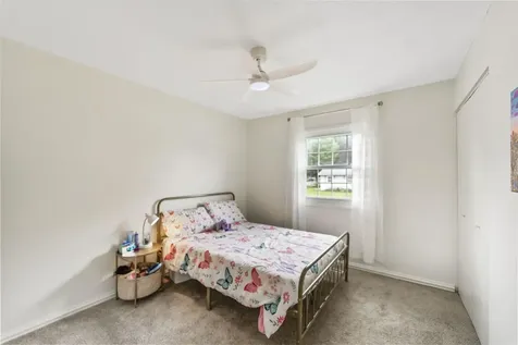 2304 NW 3rd Avenue Waverly IA 50677
