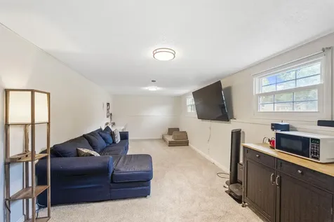 2304 NW 3rd Avenue Waverly IA 50677