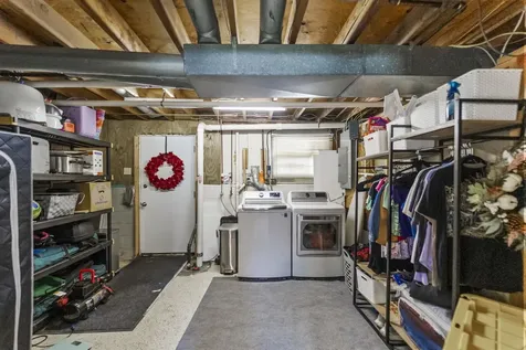 2304 NW 3rd Avenue Waverly IA 50677