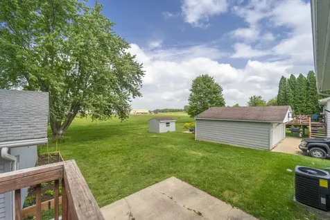 2304 NW 3rd Avenue Waverly IA 50677