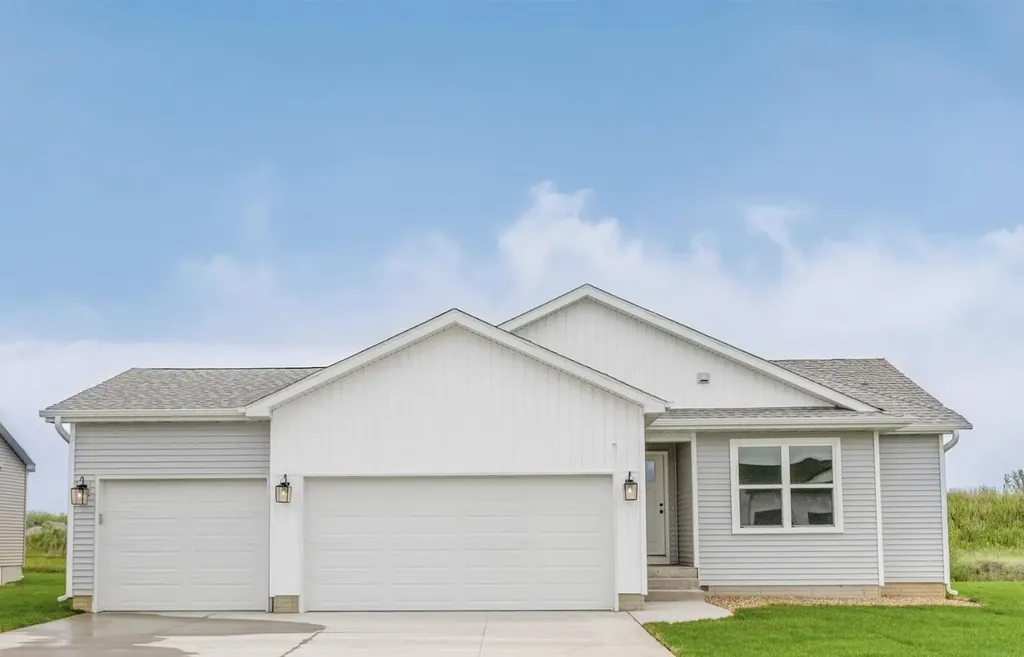 3927 Broomfield Drive Cedar Falls IA 50613
