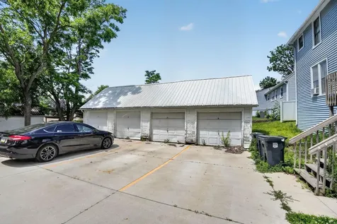 706 W 12th Street Cedar Falls IA 50613