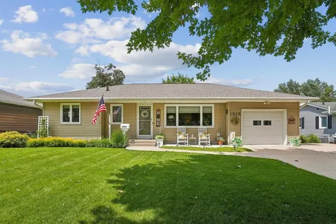 1515 W 8th Street Cedar Falls IA 50613