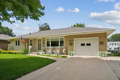 1515 W 8th Street Cedar Falls IA 50613