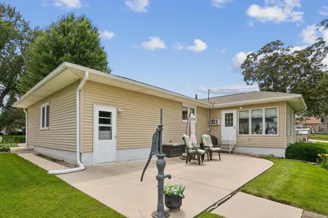1515 W 8th Street Cedar Falls IA 50613