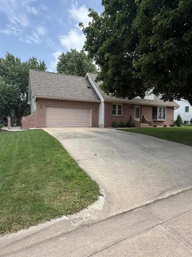 1200 NE 5th Street Independence IA 50644