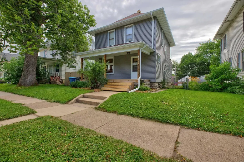 257 Hammond Avenue Waterloo IA 50702