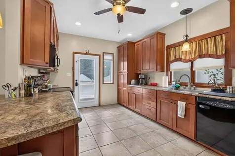 257 Hammond Avenue Waterloo IA 50702