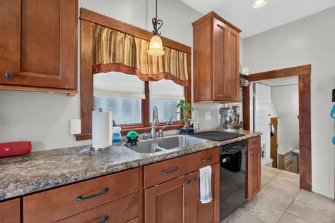 257 Hammond Avenue Waterloo IA 50702