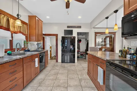 257 Hammond Avenue Waterloo IA 50702