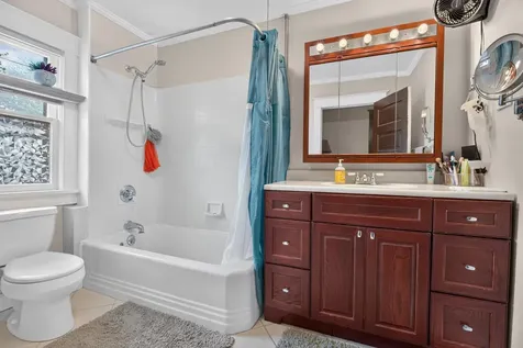 257 Hammond Avenue Waterloo IA 50702