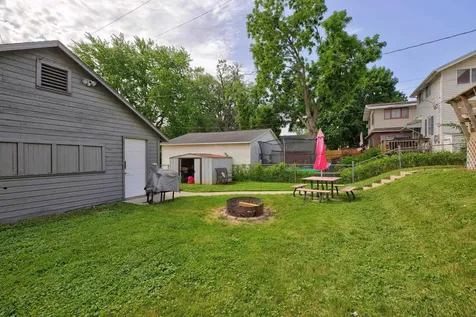 257 Hammond Avenue Waterloo IA 50702