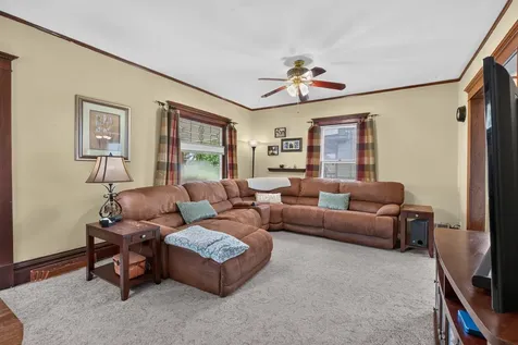 257 Hammond Avenue Waterloo IA 50702