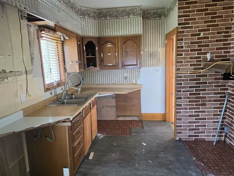 822 Broadway Street Waterloo IA 50703