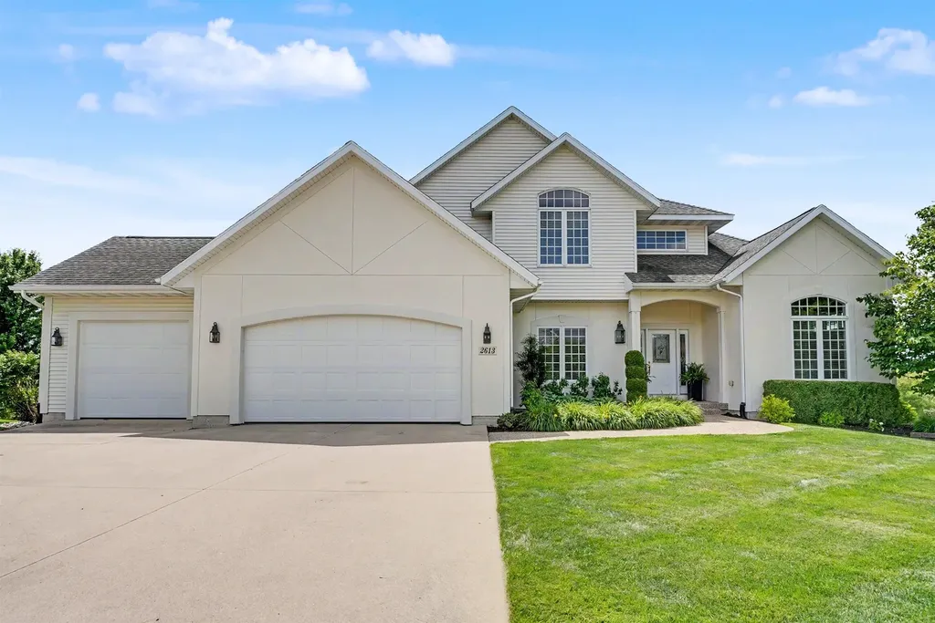 2613 Country Meadow Lane Cedar Falls IA 50613