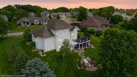 2613 Country Meadow Lane Cedar Falls IA 50613