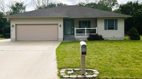 306 Park Avenue Charles City IA 50616