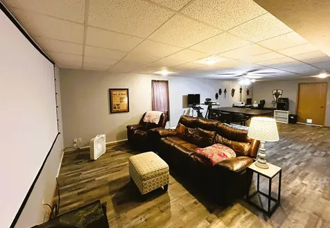 306 Park Avenue Charles City IA 50616