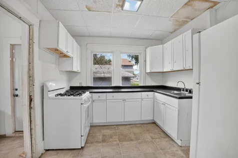 616 Kimball Avenue Waterloo IA 50701