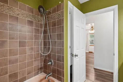 600 Evergreen Avenue Waterloo IA 50701