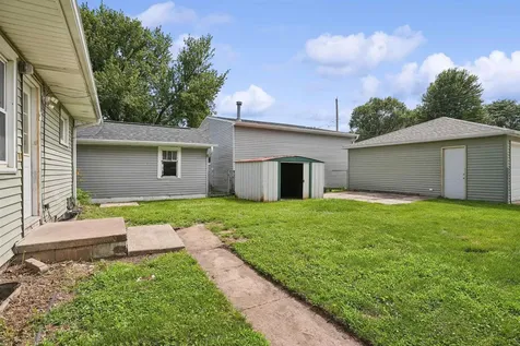 600 Evergreen Avenue Waterloo IA 50701